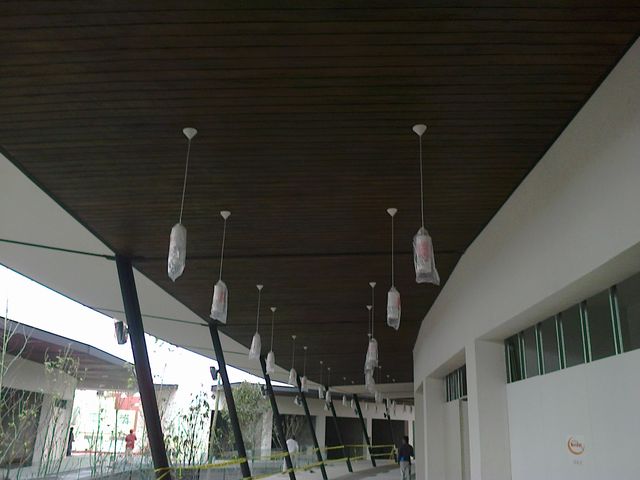 Duela de fibra en pasillos