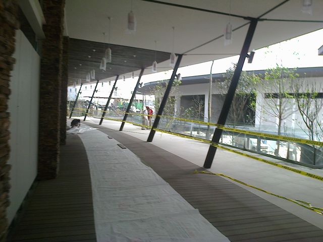 Duela de fibra en pasillos
